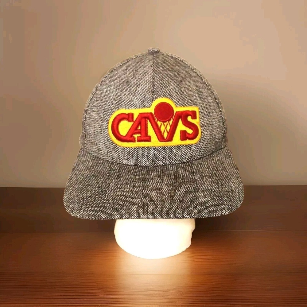 New Era 9FORTY Snapback Hat Men OSFM Grey Cleveland Cavaliers Hardwood Classics